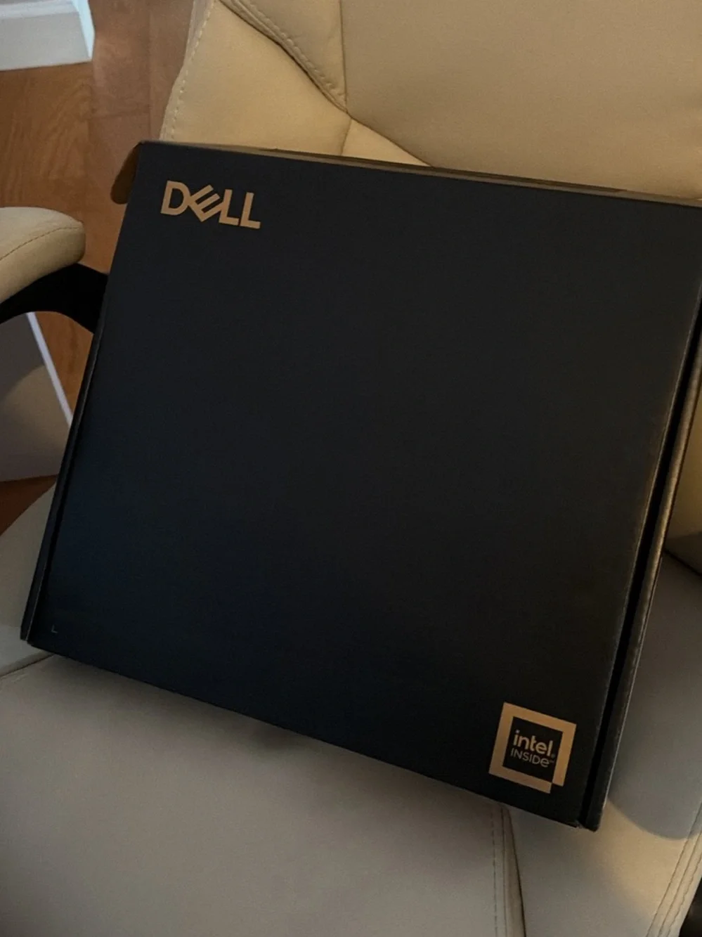 NEW IN BOX Dell Pro 14 PC14250 14